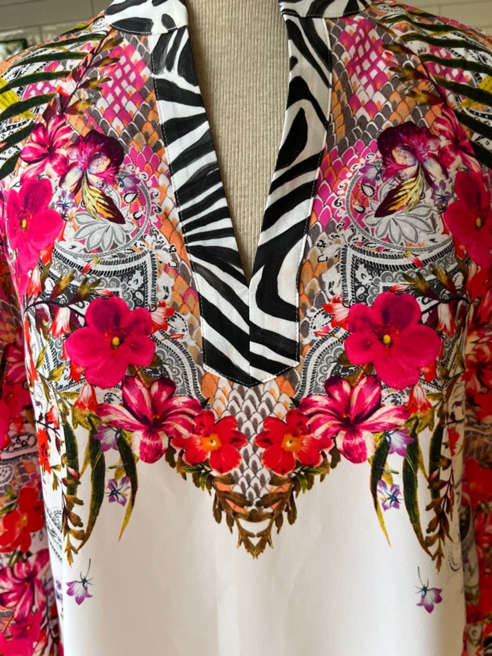 Ted Baker Elvina Samba White Blouse with Hot Pink Floral & Zebra Trim - Picture 5 of 13